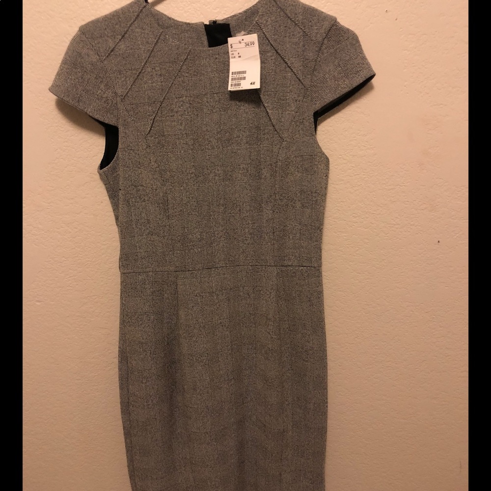 H&M dress - size 6 ✨